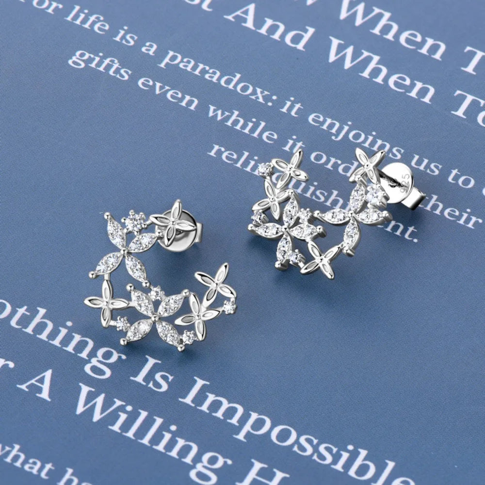 Lucky four-leaf clover earrings exude a refined and romantic charm for dates