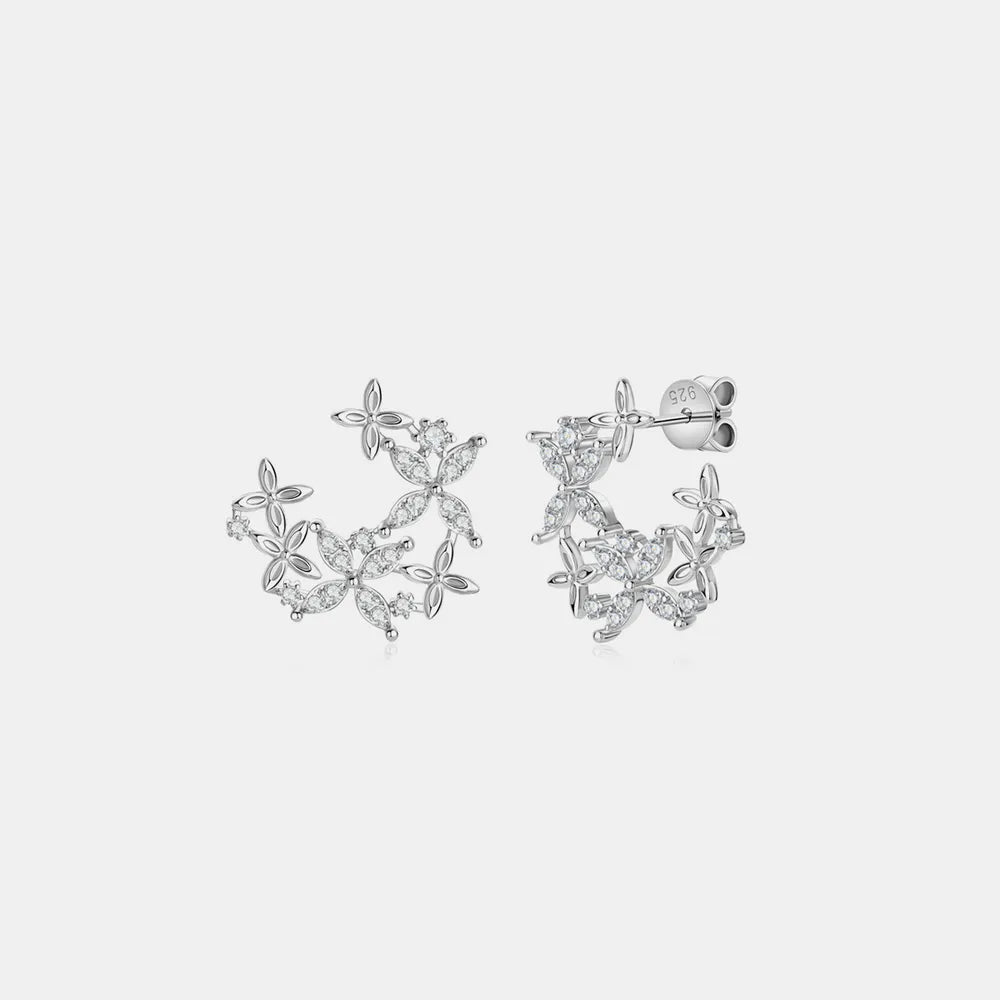Lucky four-leaf clover earrings exude a refined and romantic charm for dates